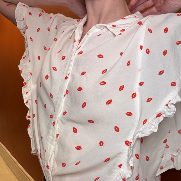 Lips Button Down - Picture 3 of 3